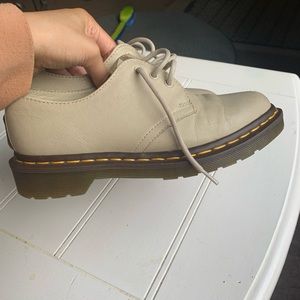 Cream Dr Marten Oxfords